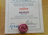 DDR Sportabzeichen für Kinder in Bronze mit Urkunde von 1968 Baden-Württemberg - Filderstadt Vorschau