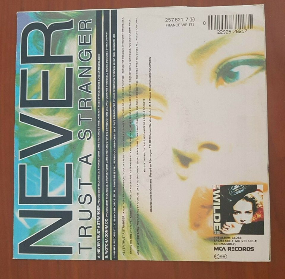 Kim Wilde Kim Wilde Vinyl + Never trust a stranger Single `45 in Hamburg