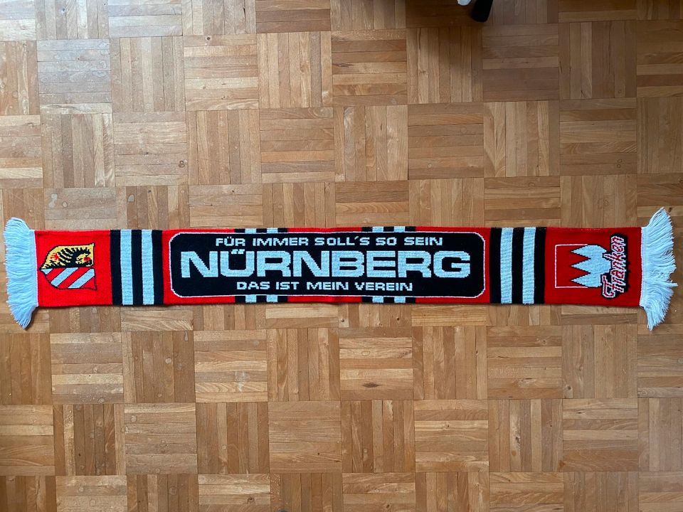 1. FCN Club Nürnberg Fanartikel, Ball, Poster signiert, Schal in Neustadt