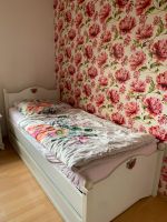 Bett mit Blumendetails Nordrhein-Westfalen - Schwalmtal Vorschau