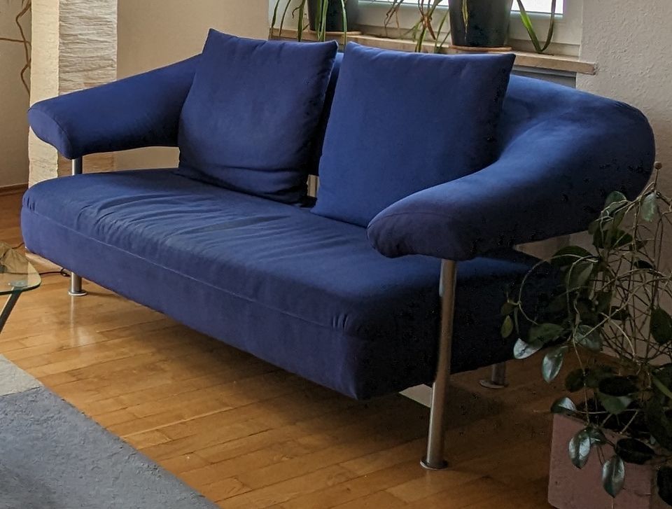 Sofa blau mit Kissen 120cm Sitzbreite, Metallbeine, demontierbar in Erlangen