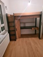 Bett mit Schrank und Tisch Frankfurt am Main - Ostend Vorschau