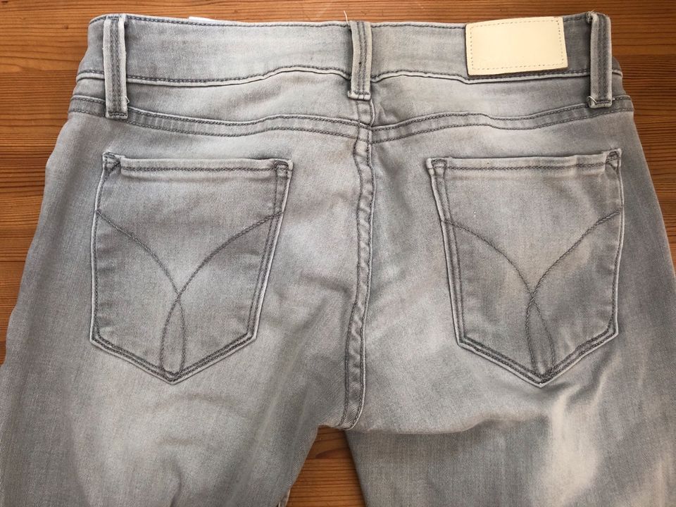 Calvin Klein Jeans Mid Rise Skinny W27 L32 neuwertig in Wiesbaden