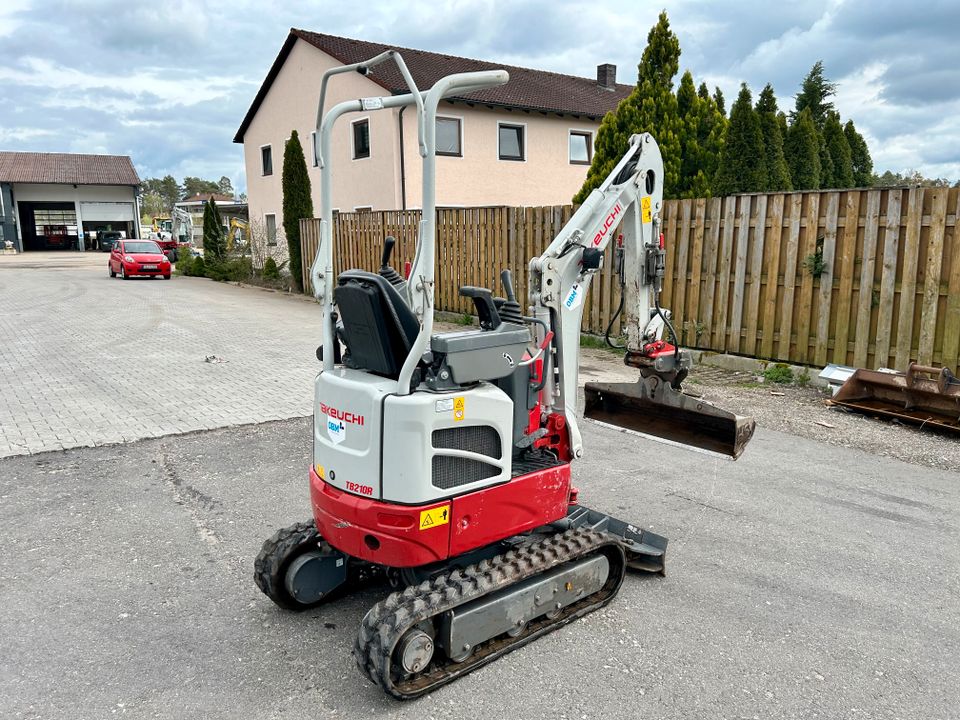 Takeuchi TB 210R V1 1,1t Minibagger 300h in Amberg