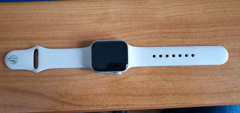 APPLE WATCH SE 40MM SILVER ALUMINIUM in Rheinbach