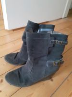 Stiefeletten von Esprit Gr. 41 dunkelbraun Keilabsatz Wildleder Niedersachsen - Hessisch Oldendorf Vorschau