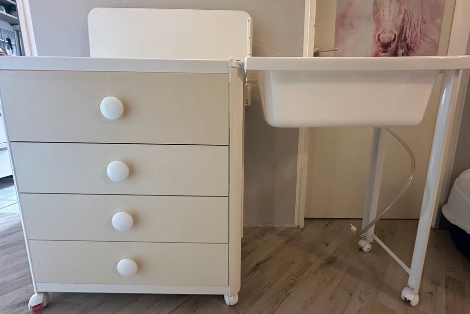 Brevi Baby Badewanne Schrank/Wickelkommode in Datteln