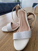 brautschuhe,  weiße Riemenschuhe mit kleinem Absatz  gr 38 Nordrhein-Westfalen - Herne Vorschau