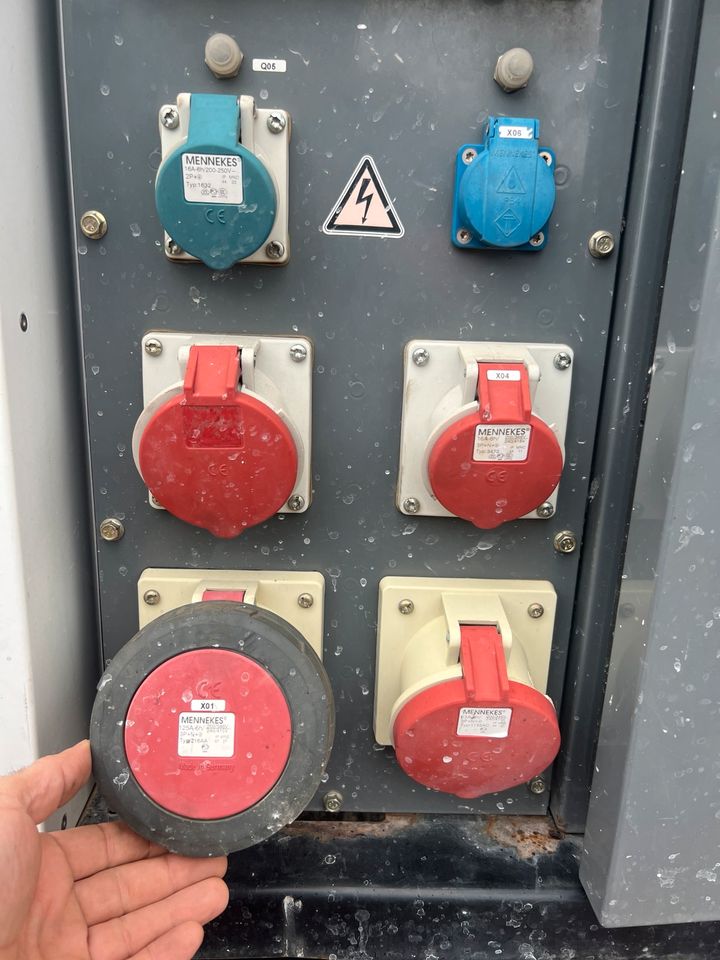 Notstromaggregat SDMO 90 KVA Stromerzeuger 90 KVA SDMO in Kropp