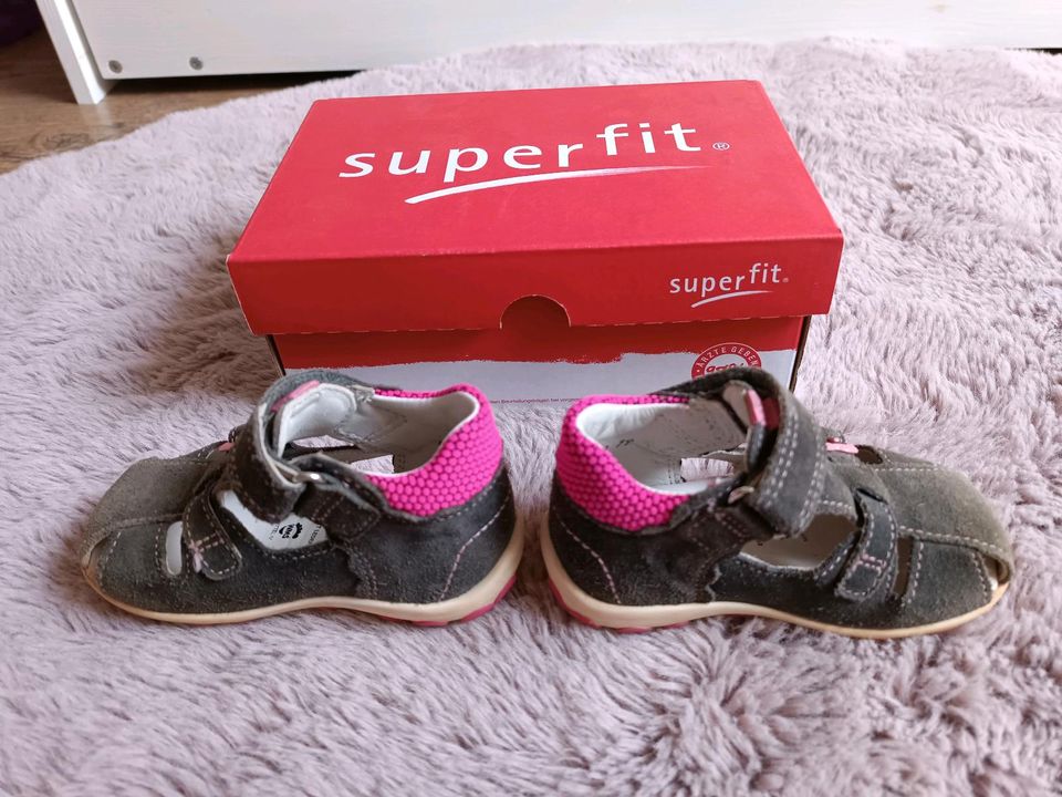 Sandalen Superfit Gr. 20 in Kerpen