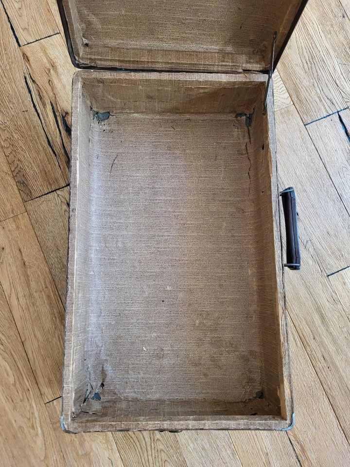 Koffer alt vintage vermutlich Pappe 55 x 34 cm höhe 18 in Berlin
