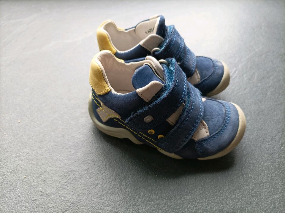 Sehr gut erhaltene lauflernschuhe von Elefanten, blau gelb Gr. 18 in Königshain-Wiederau