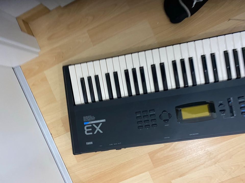 Korg x3 Workstation  Digital Synthesizer mit Tasche und Ständer in Dortmund