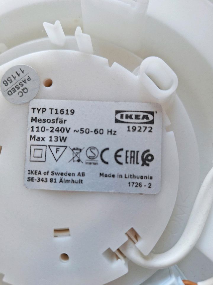 Deckenlampe Mesofär von Ikea weiß inklusive Leuchtmittel in Hamburg