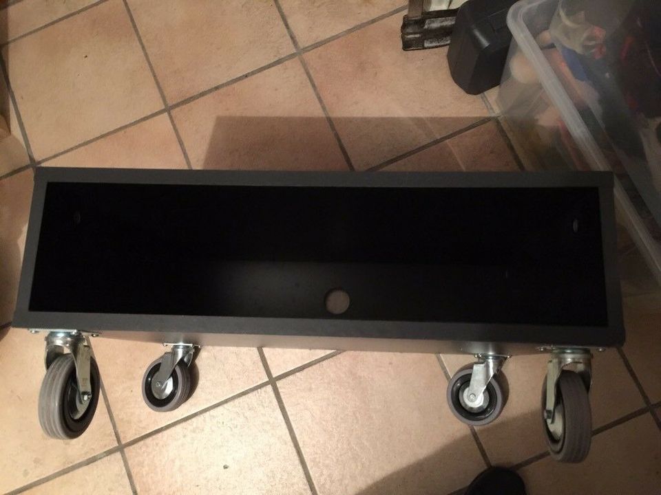 TV Board rollbar - schwarz in St. Ingbert