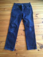 Sehr gut erhaltene Wrangler Jeans 30/30 regular fit Aachen - Kornelimünster/Walheim Vorschau