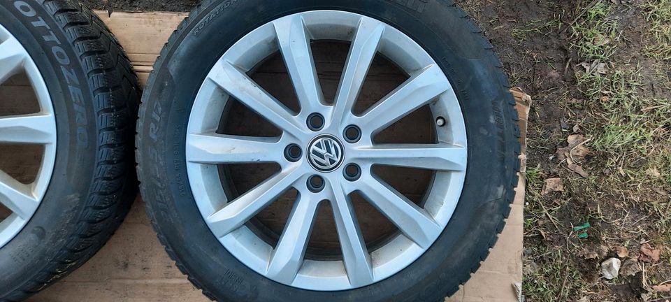 Winterräder VW Passat 3G B8 Beetle 5C 215/55R17 Reifen 3G0601025C in Pronstorf