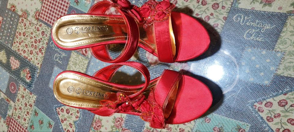 Damen Schuhe Sandalen Pumps Gr.40 Rot Gold wie neu nie getragen in Freising