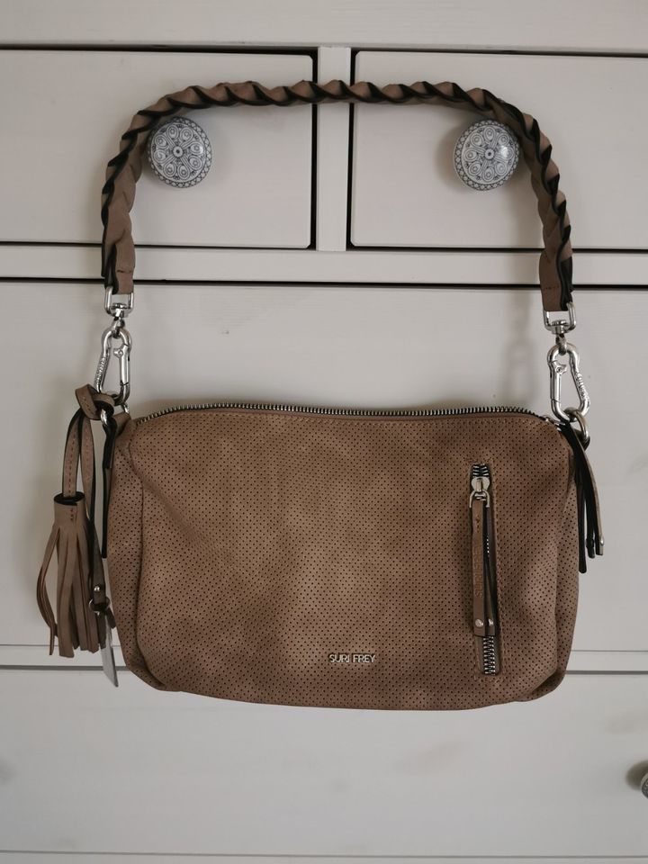 NEU SURI FREY Handtasche Tasche Farbe camel braun beige 30x20 in Meerbusch