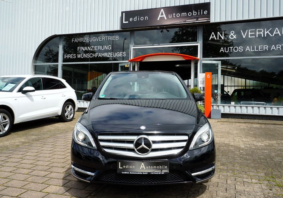 Mercedes-Benz B 200 B -Klasse B 200 °AUTO °Rückfahrkamera in Gundelfingen