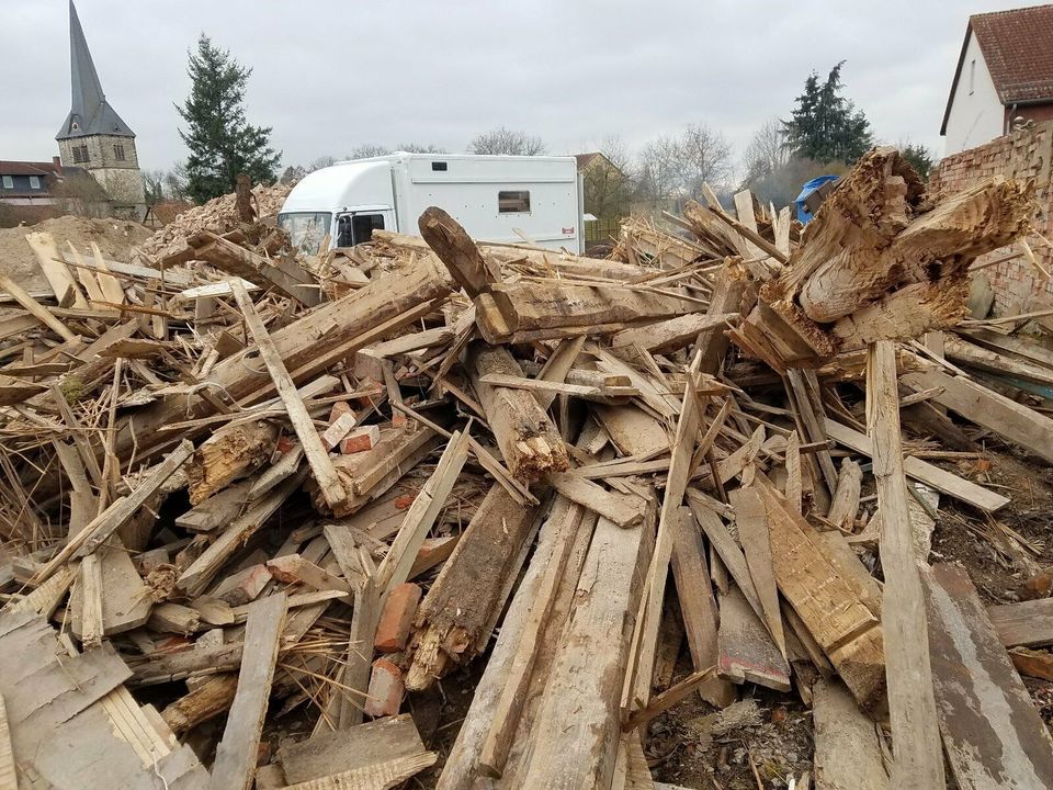 Suche Brennholz, Abriss, Rückbau, Fachwerk, Scheune Holz in Oebisfelde-Weferlingen