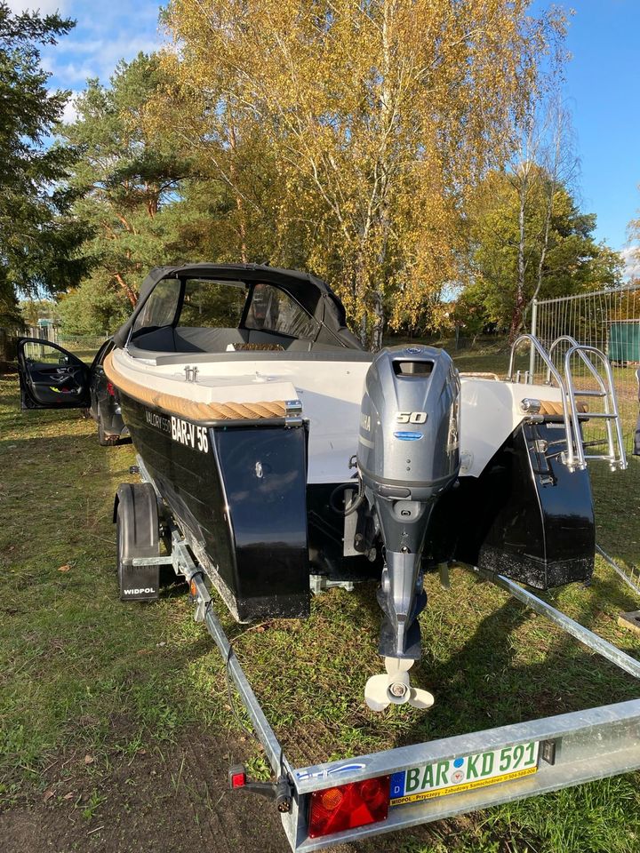 Motorboot Boot Valory 555 mit 50 ps Yamaha und Trailer in Schorfheide