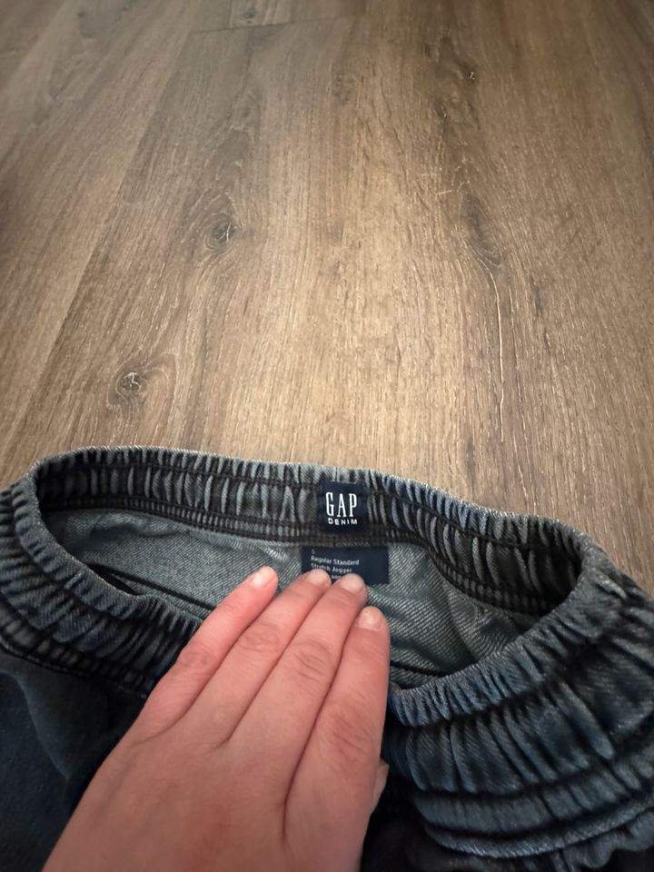 Gap Hose Jogger weich 122-128 stylisch bequem in Hamburg