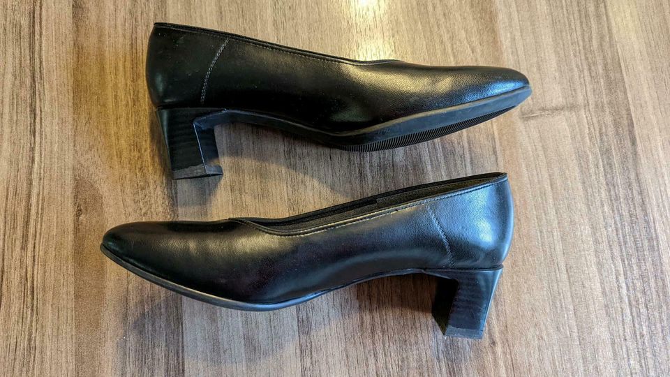 Ara Pumps Damen Damenschuhe Echtleder Gr. 40 in Stapelburg