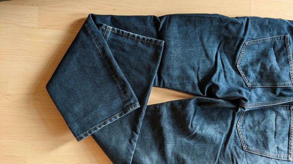 Herren Jeans blau 32/32 in Oelsnitz / Vogtland