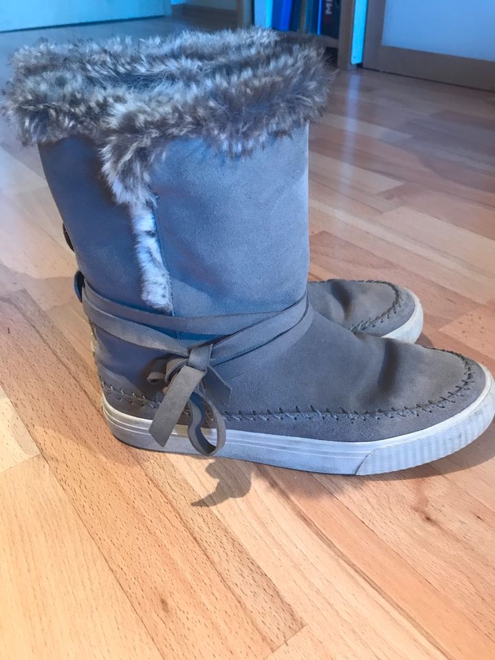 Toms Winterstiefel Leder warm grau 38 in Röthenbach (Allgäu)