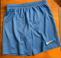 Nike Sporthose Shorts Kinder, blau, Gr. 140 Niedersachsen - Hildesheim Vorschau