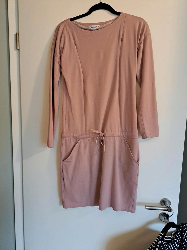 Stillkleidung, Kleider ASOS, und Pullover noppies in München