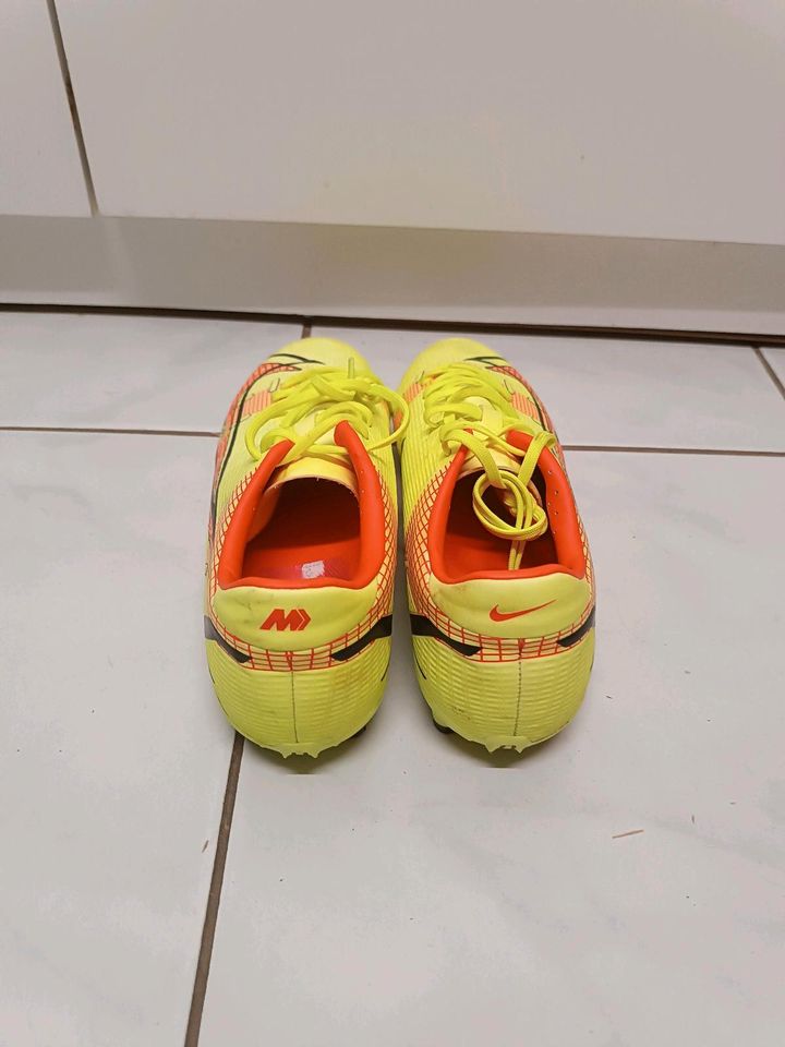 Fußball Schuhe in Größe 40 in Vaihingen an der Enz