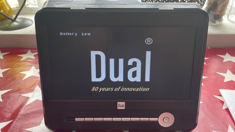 Dual Tragbarer DVD-Player in Langenselbold