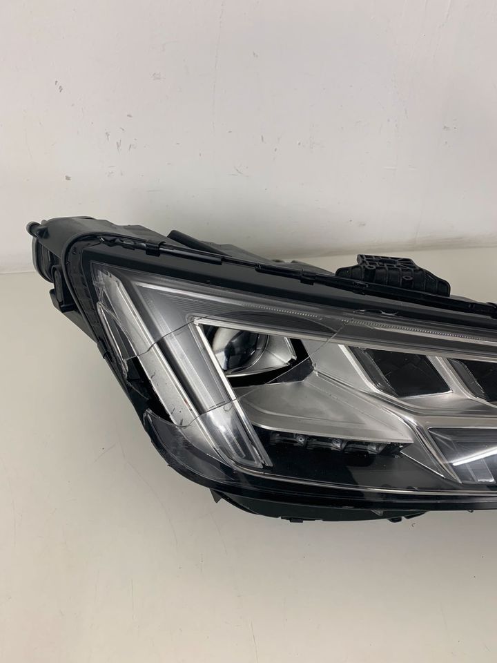 Audi A4 8W Matrix LED Scheinwerfer rechts Original 8W0941036 in Essen