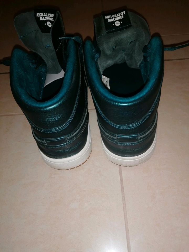 Nike Jordan 1 mid nouveau space blue 44,5 basketballschuhe Schuhe in Pahlen