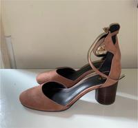 Süße Pumps in pudrigem Altrosa Hessen - Wiesbaden Vorschau