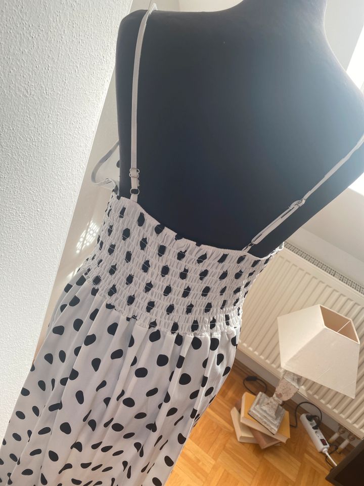 Sommerkleid italy Kleid Punkte Dots Uni M weiß schwarz Neu in Gröbenzell