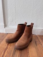 Timberland Chelsea Stiefeletten Gr. 37, hellbraun, Wildleder Berlin - Charlottenburg Vorschau