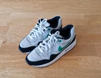 NIKE Air weiß grün  Gr 38.5 Hessen - Hattersheim am Main Vorschau