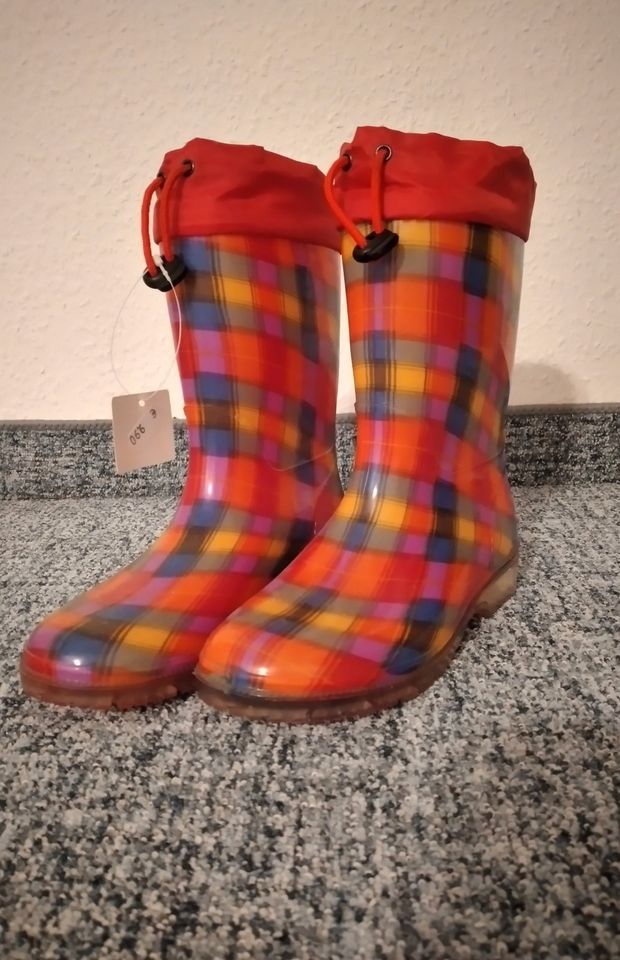 Neue Gummistiefel Größe 35 in Spitzkunnersdorf