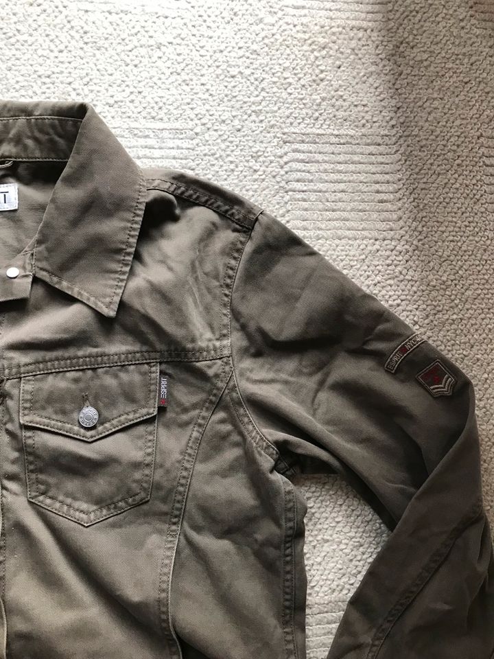 Jeansjacke Herren Esprit oliv Größe M in Ravensburg