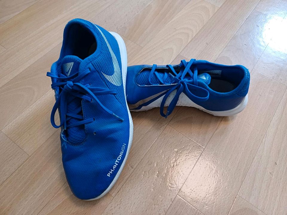 Nike Phantom VSN Fußballschuhe Hallenturnschuhe Größe 38,5 in Radebeul