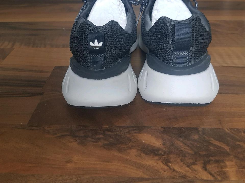 Adidas SWIFT run 22 jungs Sneaker gr.37 1/3 Schuhe kinder in Plaidt