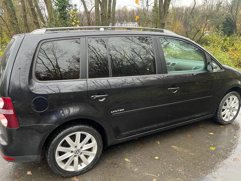 Volkswagen Touran 1.4 TSI 7-Sitzer Tüv Inspektion Neu in Bochum