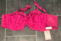 Hunkemöller BH Gr. 95 D plus 4x Slips Gr. XXL NEU Berlin - Treptow Vorschau