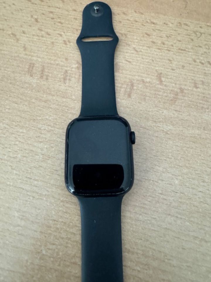 Apple Watch Series 8, 45 mm  Aluminium schwarz, GPS in Bad Dueben