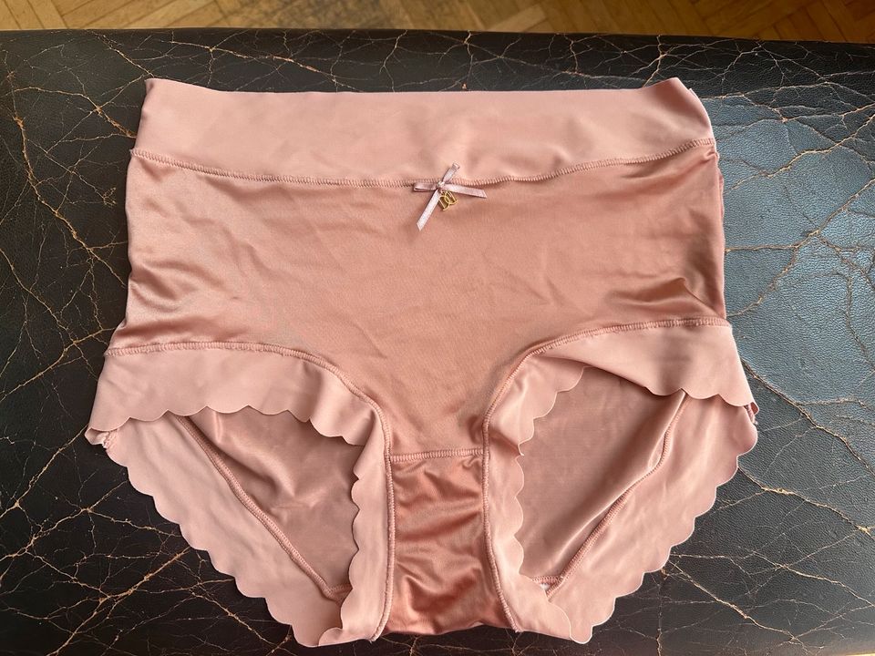 Satin Unterhose in Düsseldorf