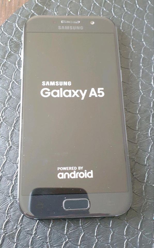 Samsung Galaxy A5 2017 32GB SM- A520F OVP TOP ZUSTAND ! in Gelsenkirchen