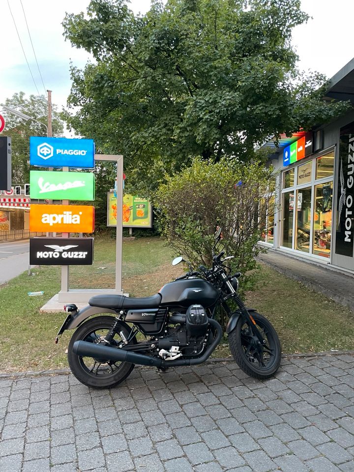 Moto Guzzi V7 III Stone in München